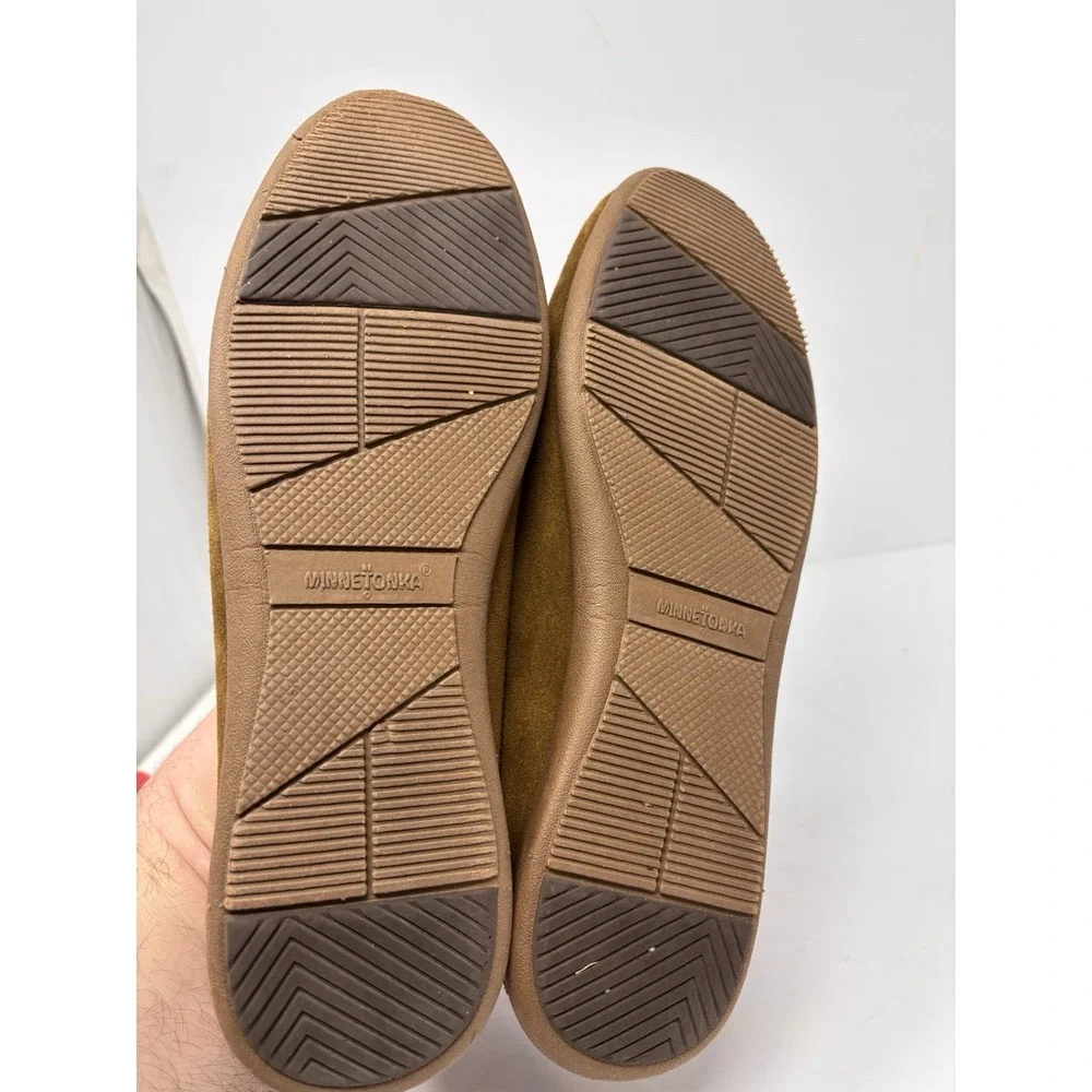 MINNETONKA WOMEN'S SHAY SUEDE SLIP-ON SHOES - ROUND TOE Size 10